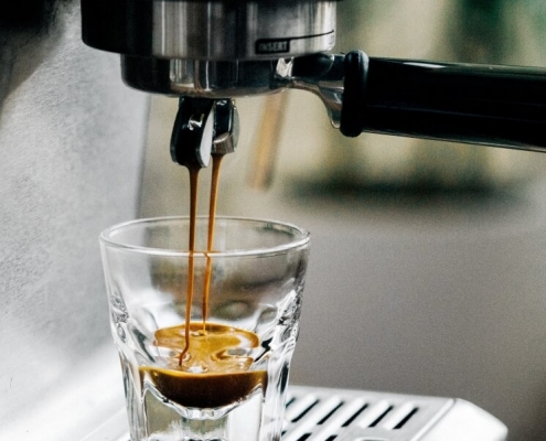 e’Longhi Dedica EC 685.M Espresso Siebträgermaschine | 15 bar | Professionelle | Siebträgermaschine bis 500 Euro